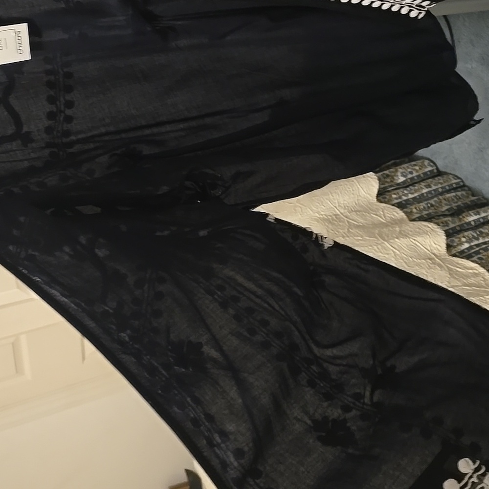 Chicos Black And White Embrodaird Kimono Size L/XL NWT - Picture 3 of 8